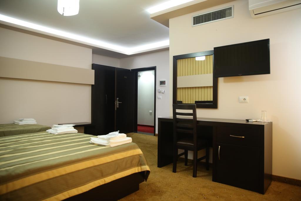 Hotel Pogradeci Room photo