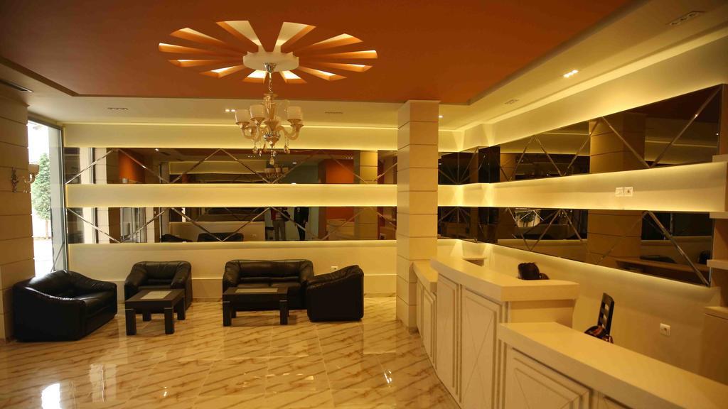 Hotel Pogradeci Exterior photo