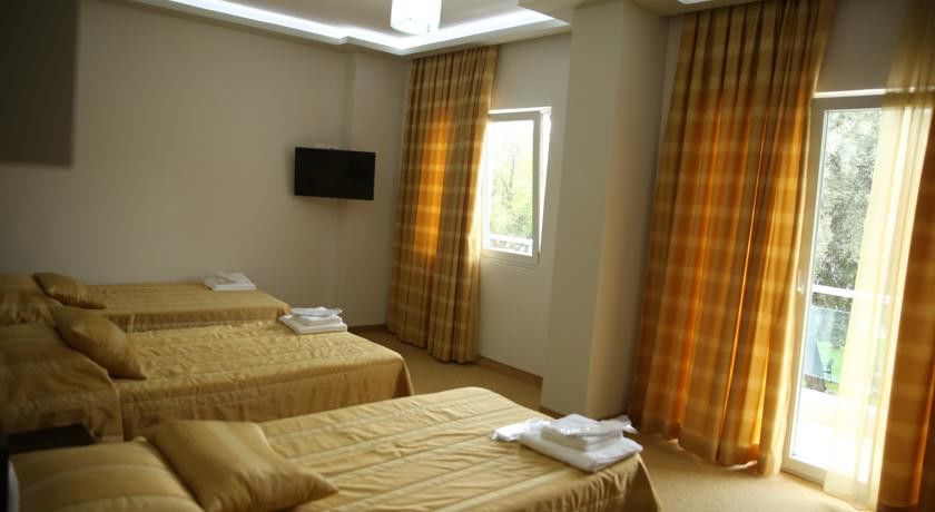 Hotel Pogradeci Exterior photo